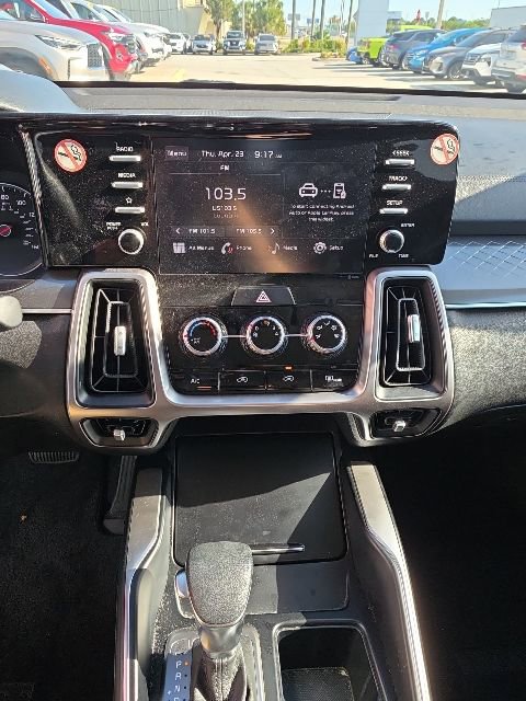 Used 2023 Kia Sorento LX FWD image 17