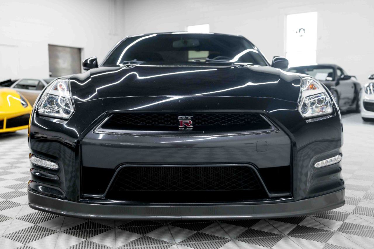 Used 2015 Nissan GT-R Premium AWD/4WD image 4