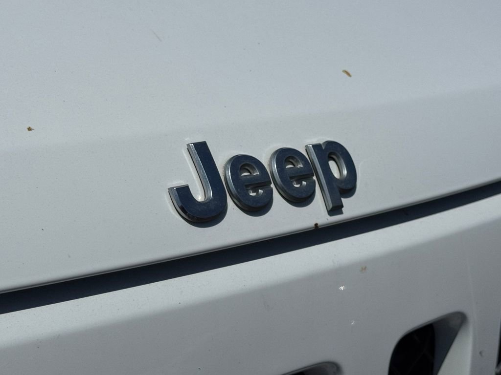 Used 2017 Jeep Patriot Latitude AWD/4WD image 4