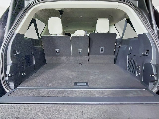 New 2026 Lincoln Navigator L Premier AWD/4WD image 29