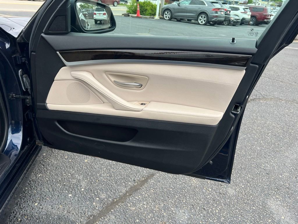 Used 2011 BMW 528i Sedan RWD image 34