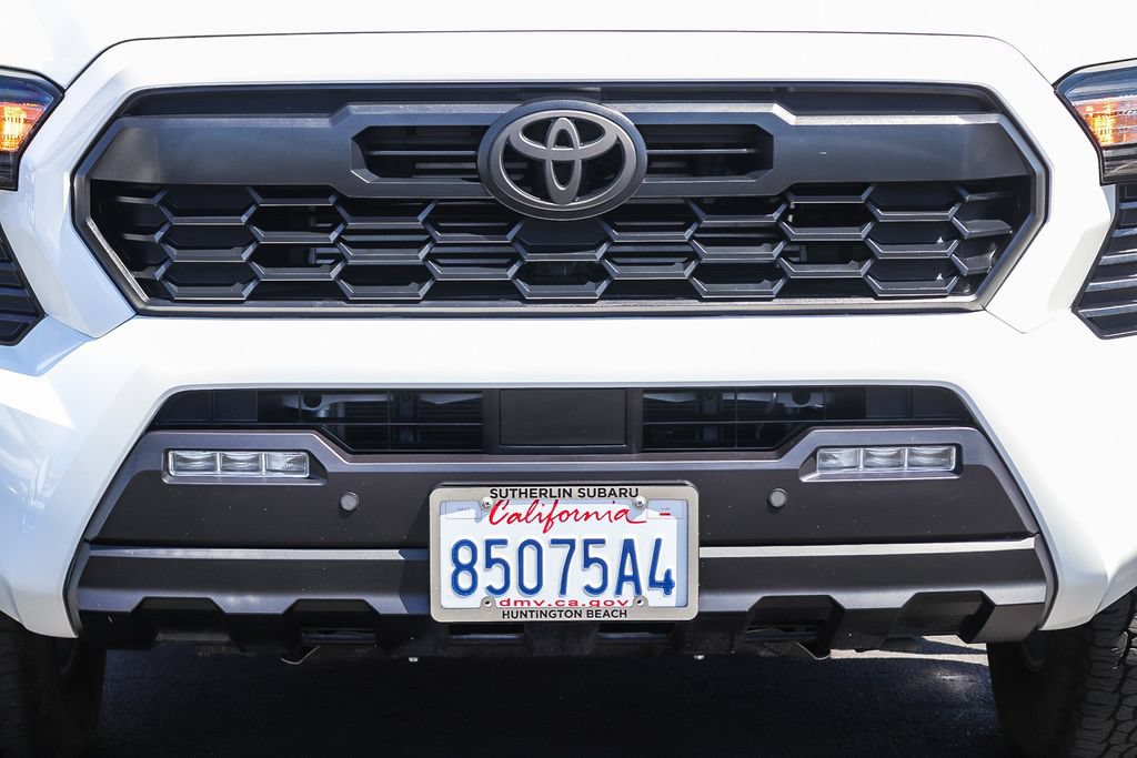 Used 2024 Toyota Tacoma TRD Off-Road w/ TRD Off Road Upgrade Package AWD/4WD image 11