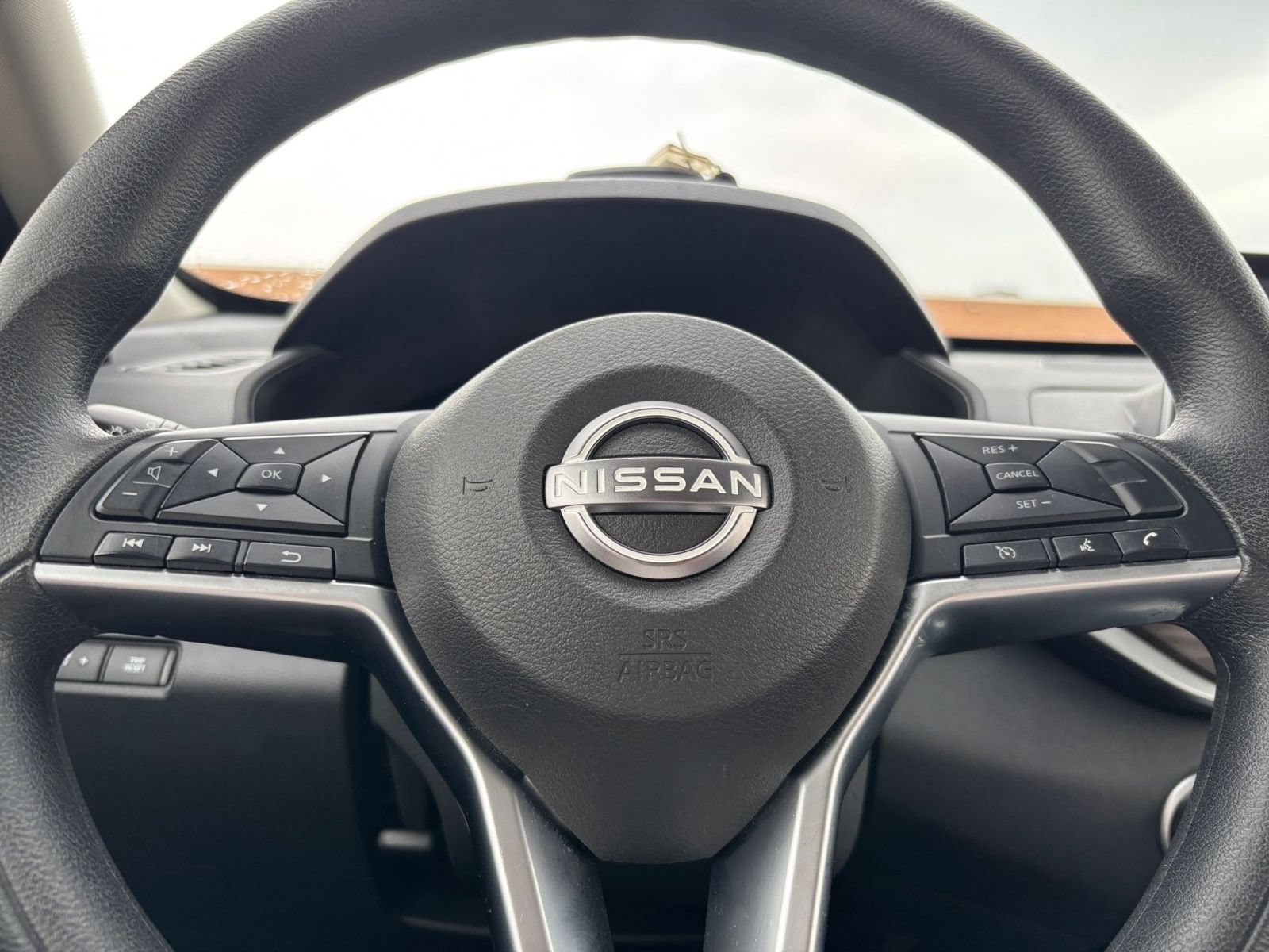 Used 2025 Nissan Altima 2.5 SV FWD image 21