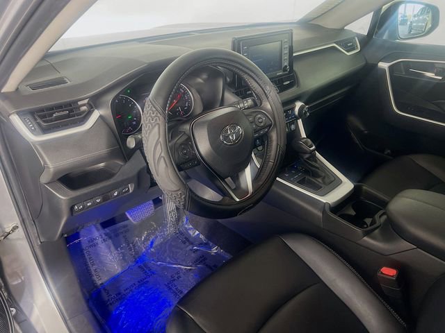 Used 2020 Toyota RAV4 XLE Premium FWD image 11