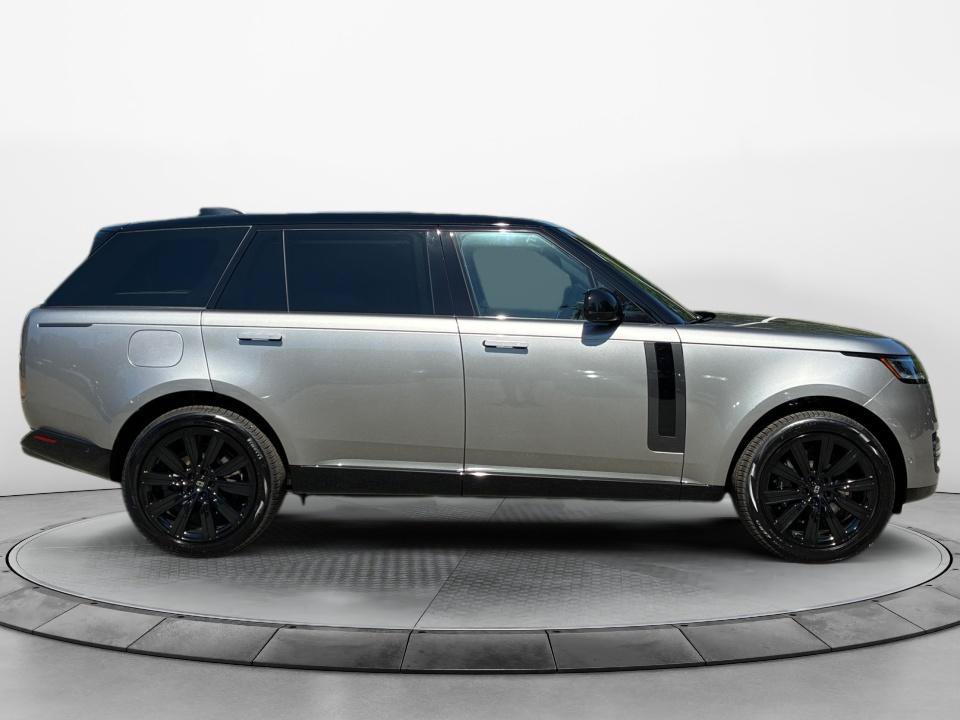 New 2027 Land Rover Range Rover Long Wheelbase SE AWD/4WD image 8