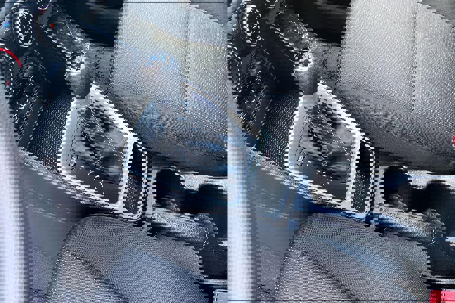 Used 2025 Hyundai Venue SE image 15