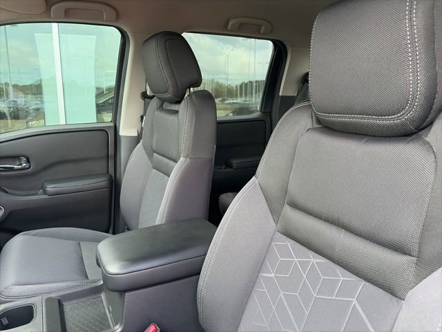 Certified 2025 Nissan Frontier SV w/ SV Convenience Package image 9