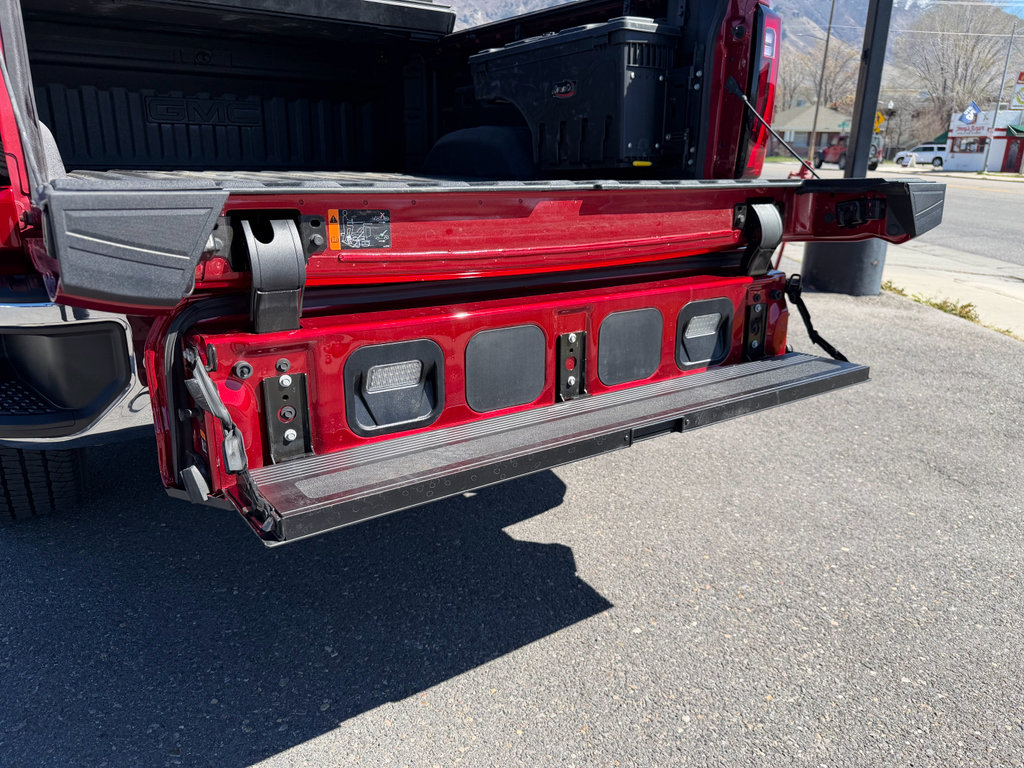 Used 2024 GMC Sierra 2500 SLT w/ SLT Premium Package image 10