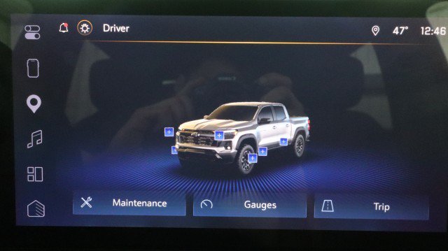Used 2025 Chevrolet Colorado Trail Boss AWD/4WD image 17