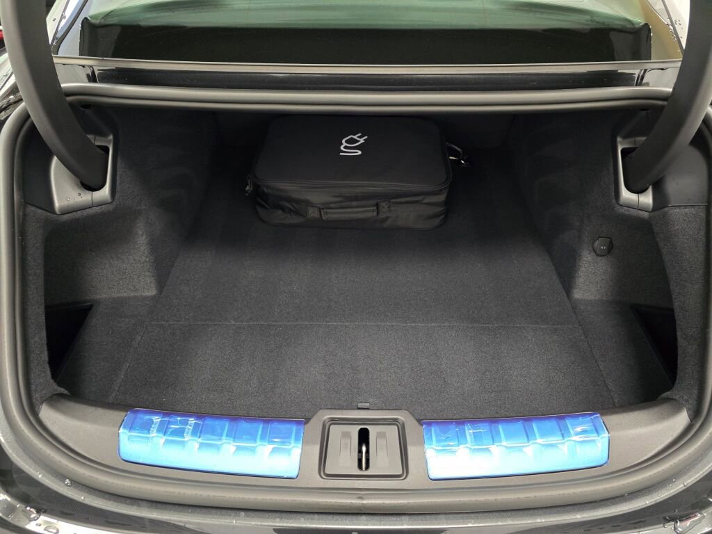 New 2025 Porsche Taycan 4S image 13