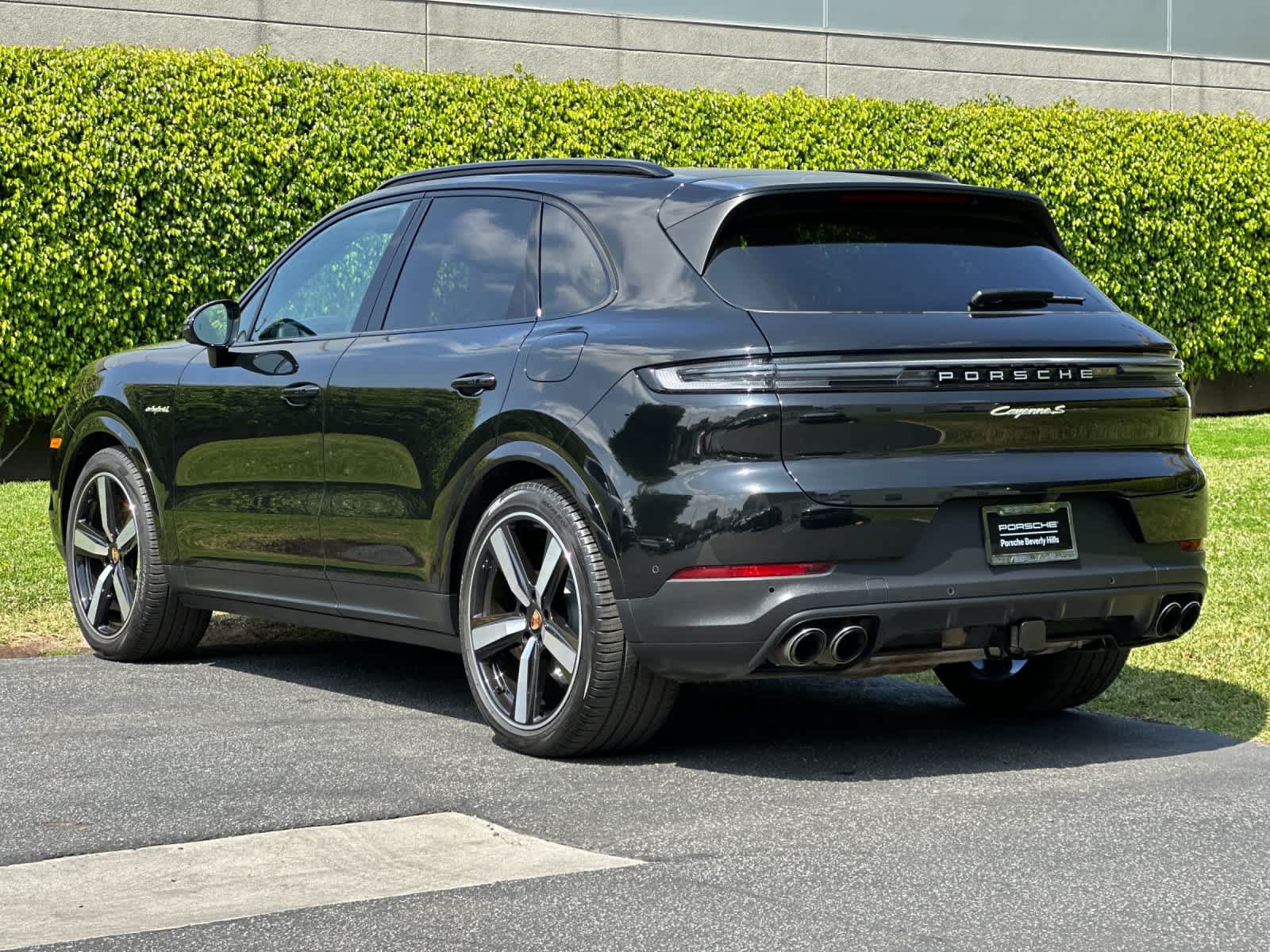 New 2025 Porsche Cayenne S AWD/4WD image 3