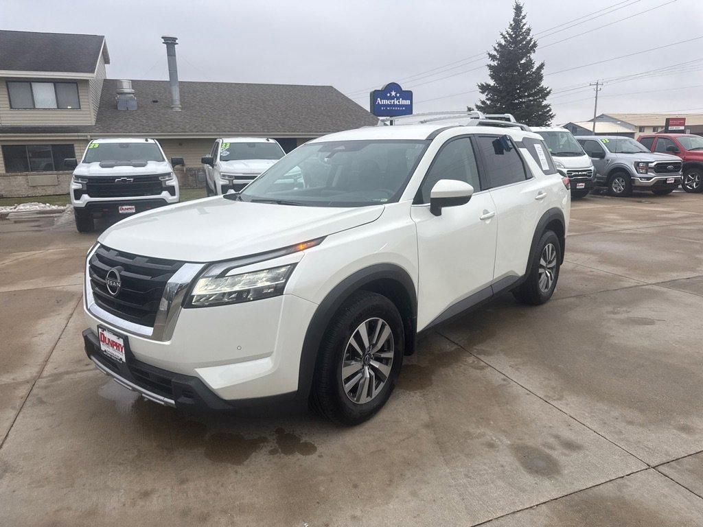 Used 2023 Nissan Pathfinder SL