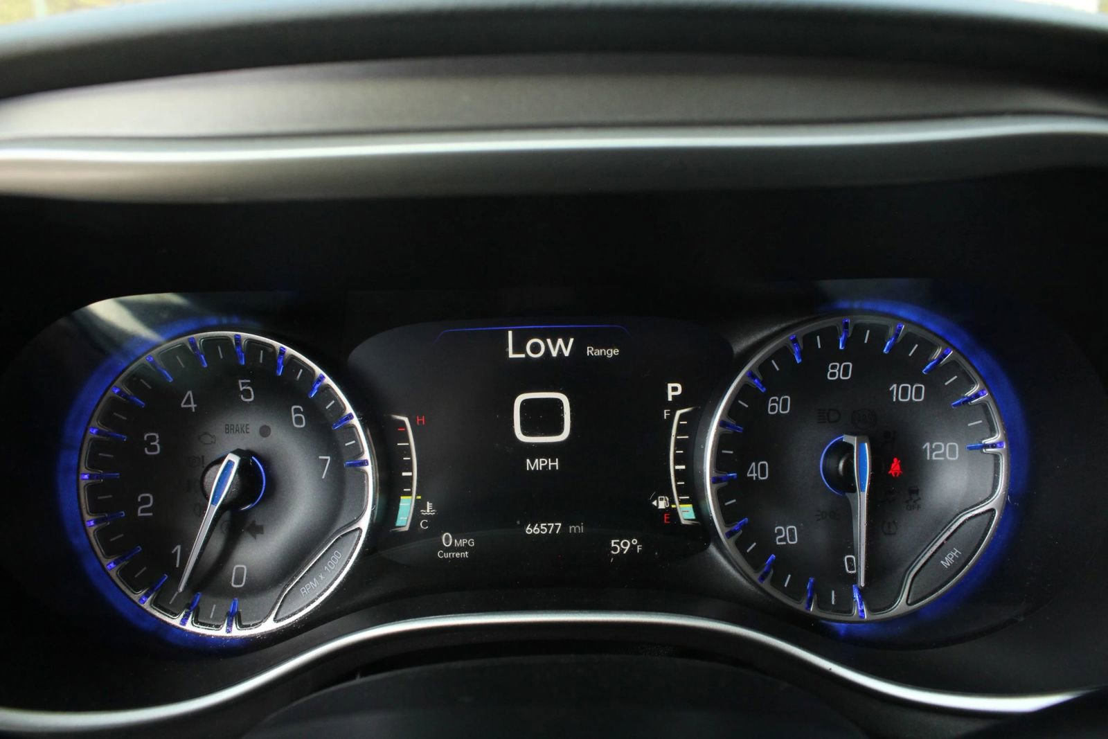 Used 2023 Chrysler Pacifica Touring-L FWD image 28