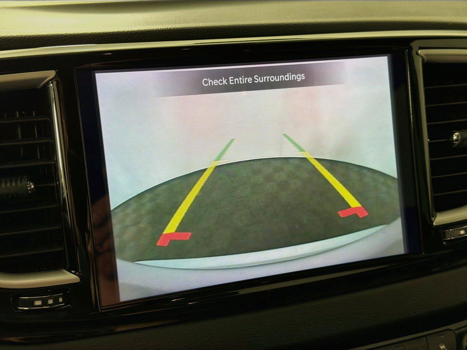 Used 2024 Chrysler Pacifica Touring-L FWD image 20
