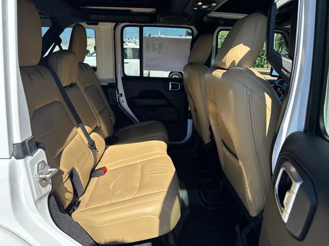 Used 2019 Jeep Wrangler Unlimited Sahara w/ Advanced Safety Group AWD/4WD image 39