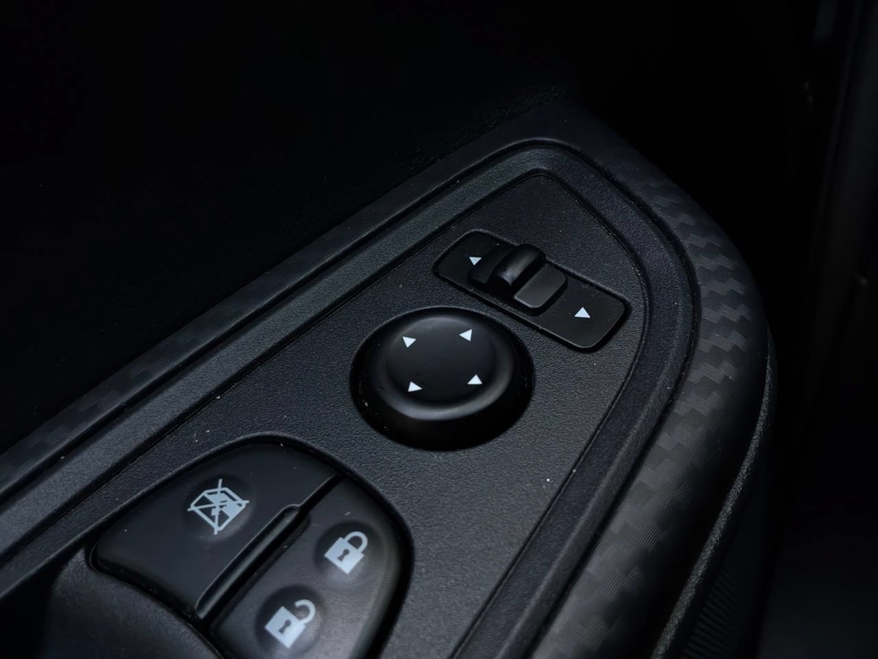 Used 2025 Nissan Versa SV FWD image 22
