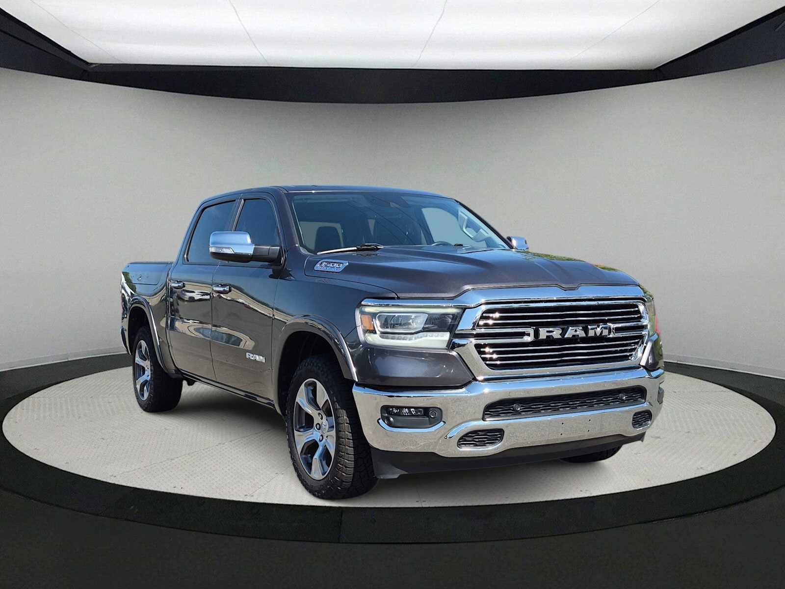 Used 2022 RAM 1500 Laramie AWD/4WD image 2
