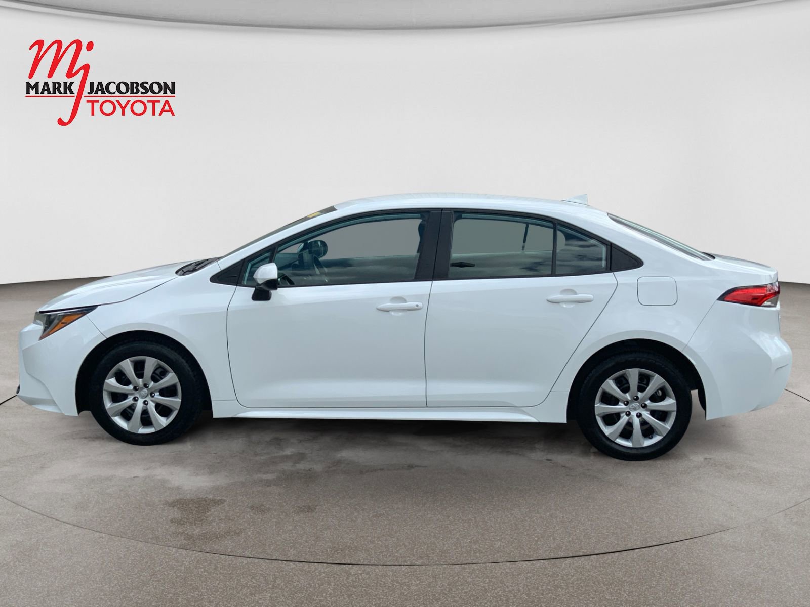 Used 2023 Toyota Corolla LE FWD image 9
