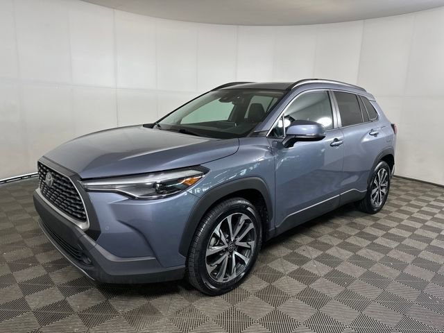 Used 2022 Toyota Corolla Cross XLE image 7