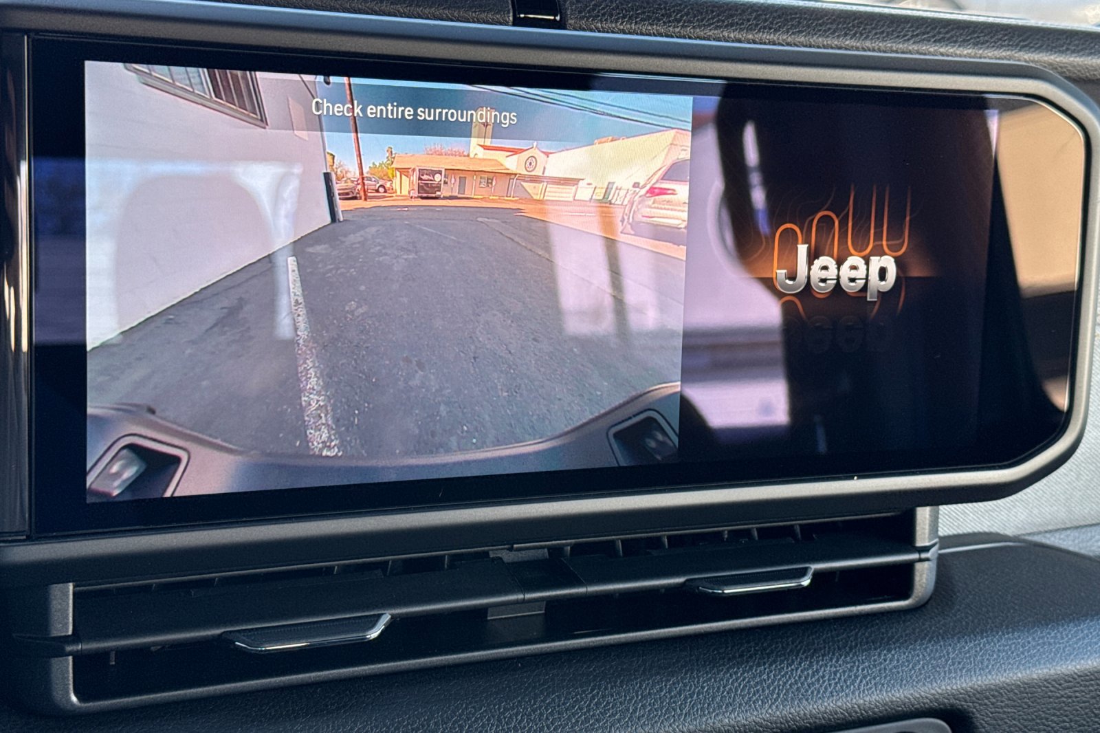 New 2026 Jeep Gladiator Sport image 17