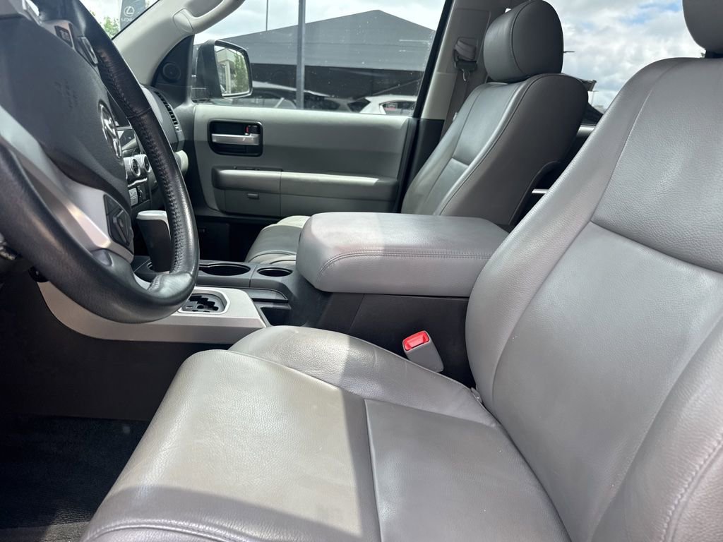 Used 2017 Toyota Sequoia Limited w/ Safety & Convenience Package AWD/4WD image 8