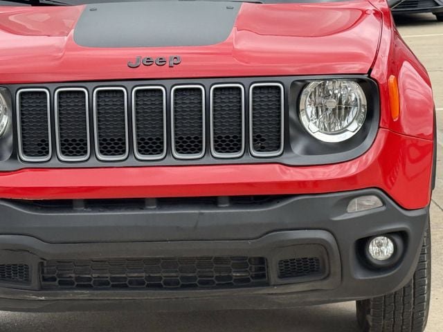 Used 2023 Jeep Renegade Latitude AWD/4WD image 8