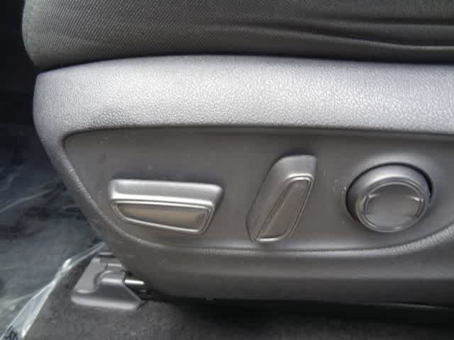 Used 2023 Toyota RAV4 XLE FWD image 7