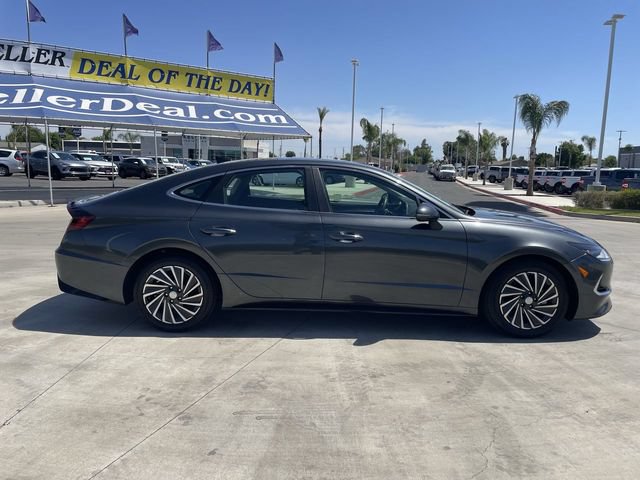 Used 2022 Hyundai Sonata Limited w/ Cargo Package FWD image 9