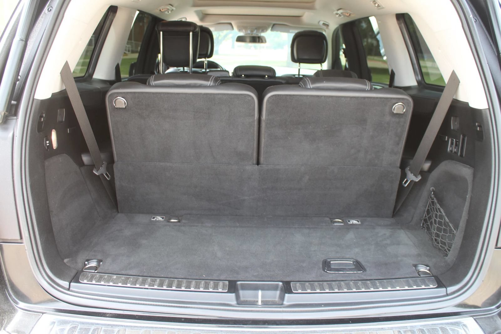 Used 2014 Mercedes-Benz GL 550 4MATIC w/ Driver Assistance Package image 24