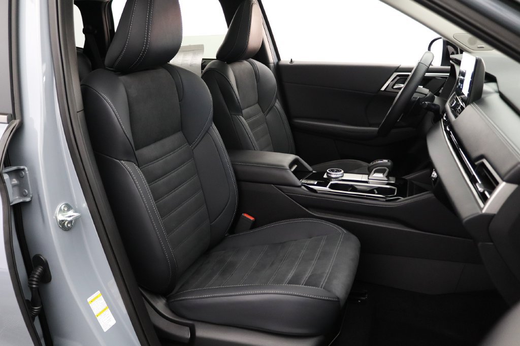 Used 2026 Mitsubishi Outlander AWD image 19