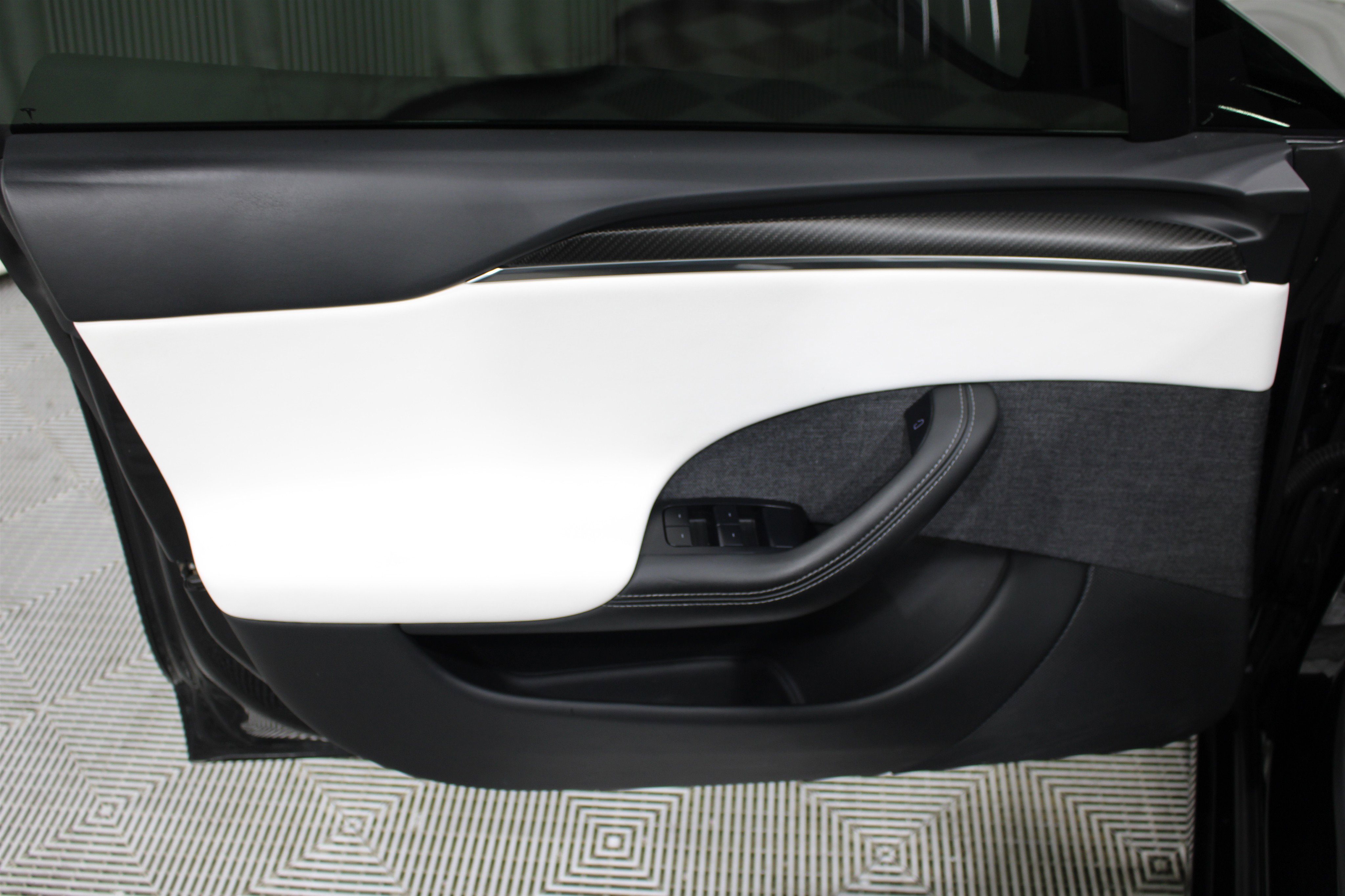 Used 2022 Tesla Model S Plaid image 5