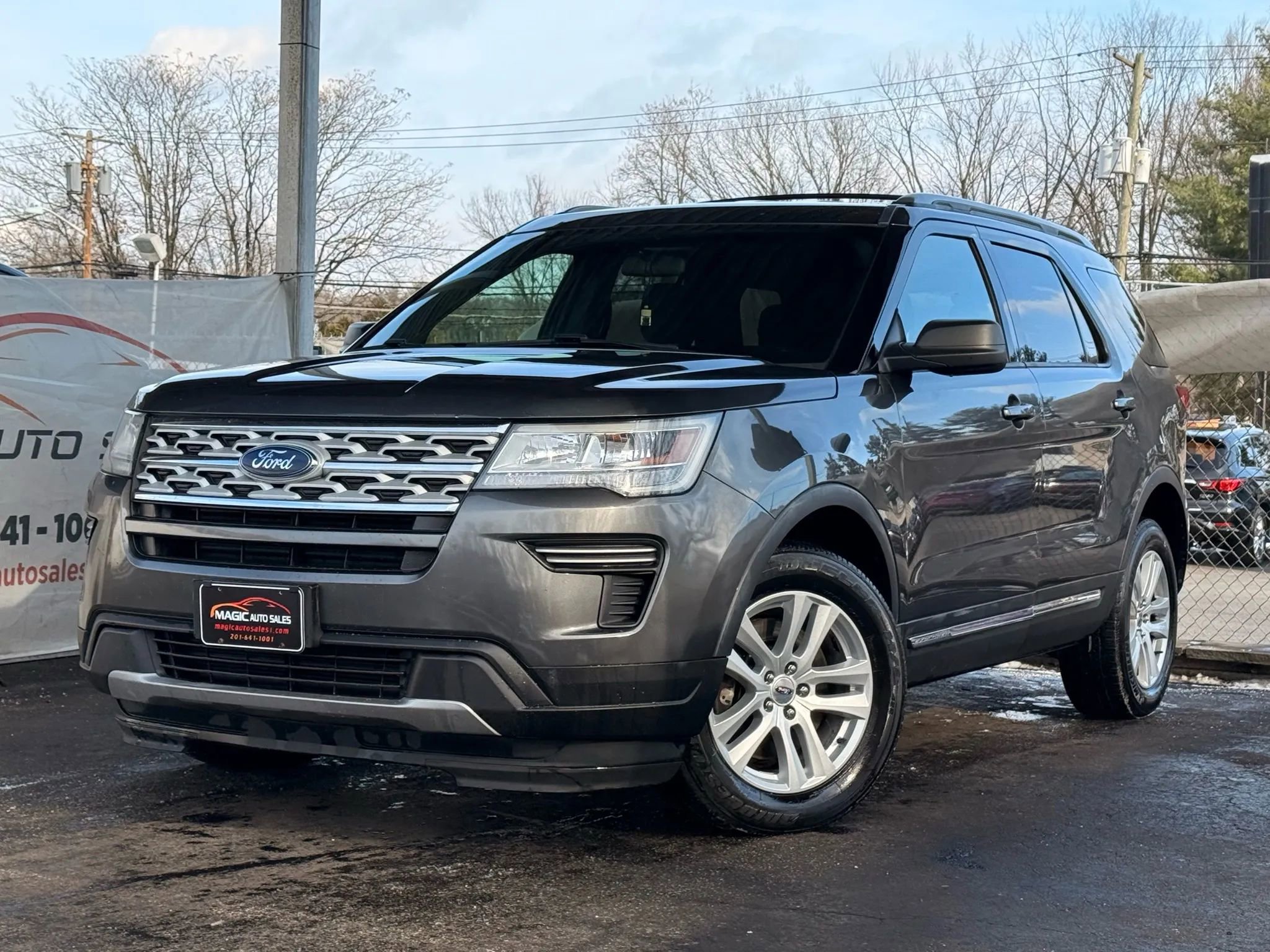 Used 2019 Ford Explorer XLT image 44