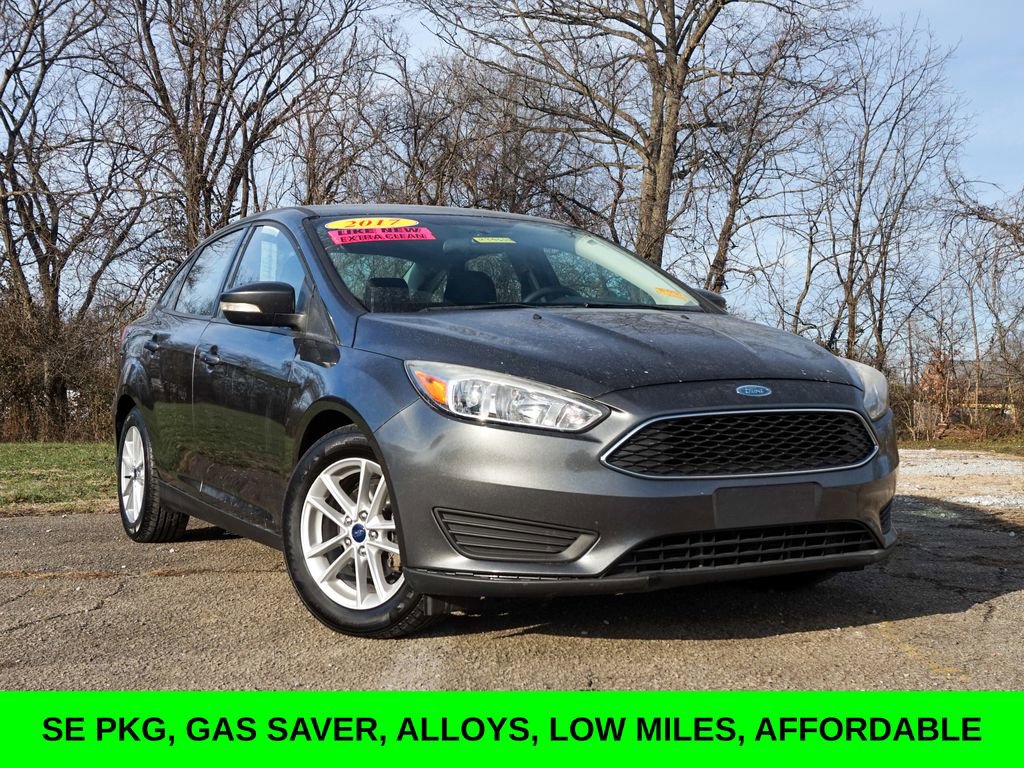 Used 2017 Ford Focus SE image 1