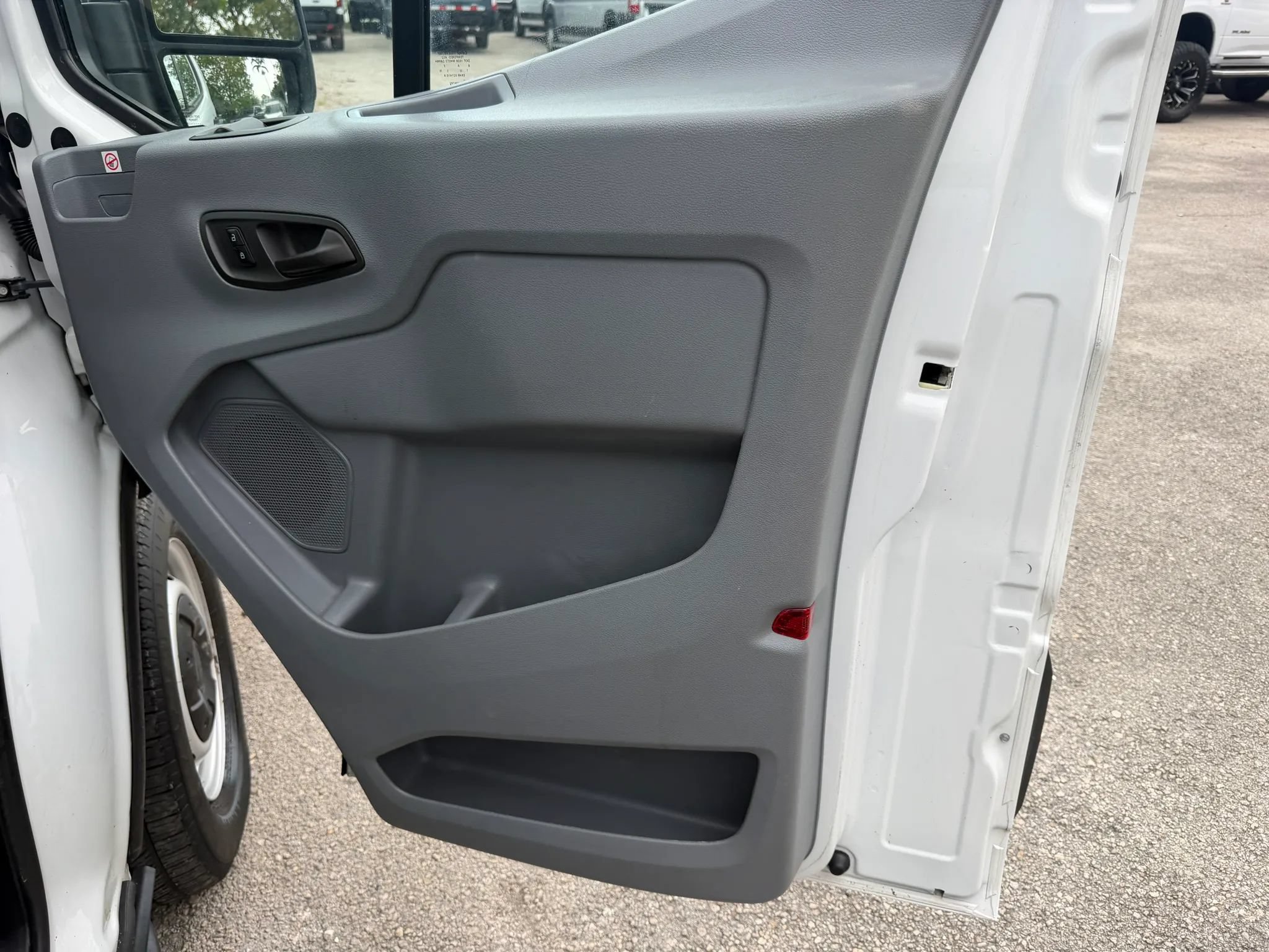 Used 2019 Ford Transit 150 130 Low Roof RWD image 19