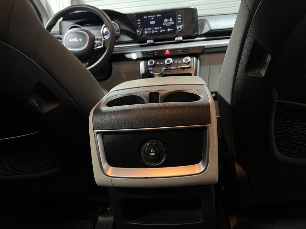 Used 2023 Kia Carnival LX image 13