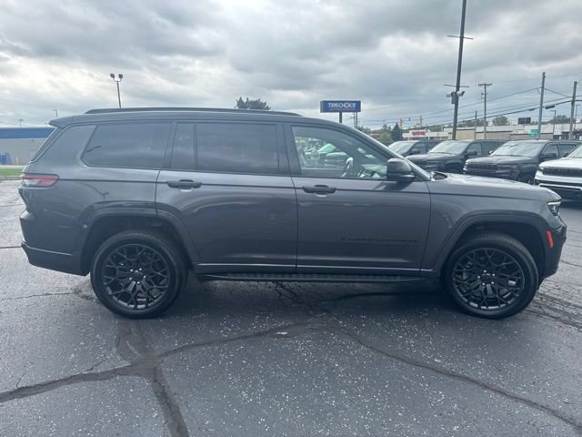 Used 2025 Jeep Grand Cherokee L Summit AWD/4WD image 7