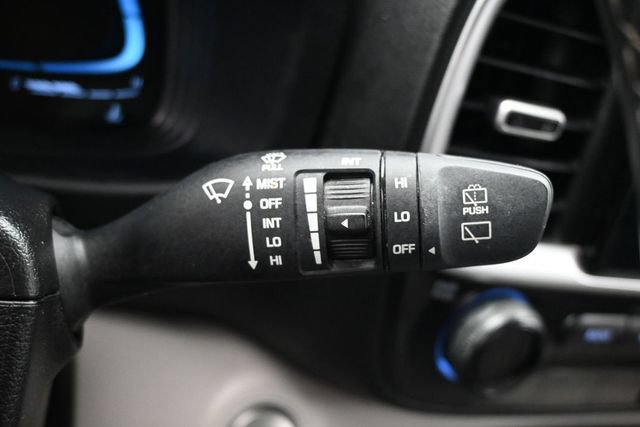 Used 2024 Hyundai Venue SEL FWD image 25