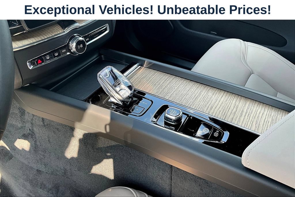 New 2026 Volvo XC60 B5 Plus w/ Protection Package Premier AWD/4WD image 16