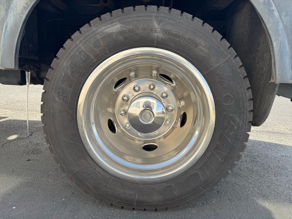 Used 2015 Ford F550 4x4 SuperCab Super Duty image 19