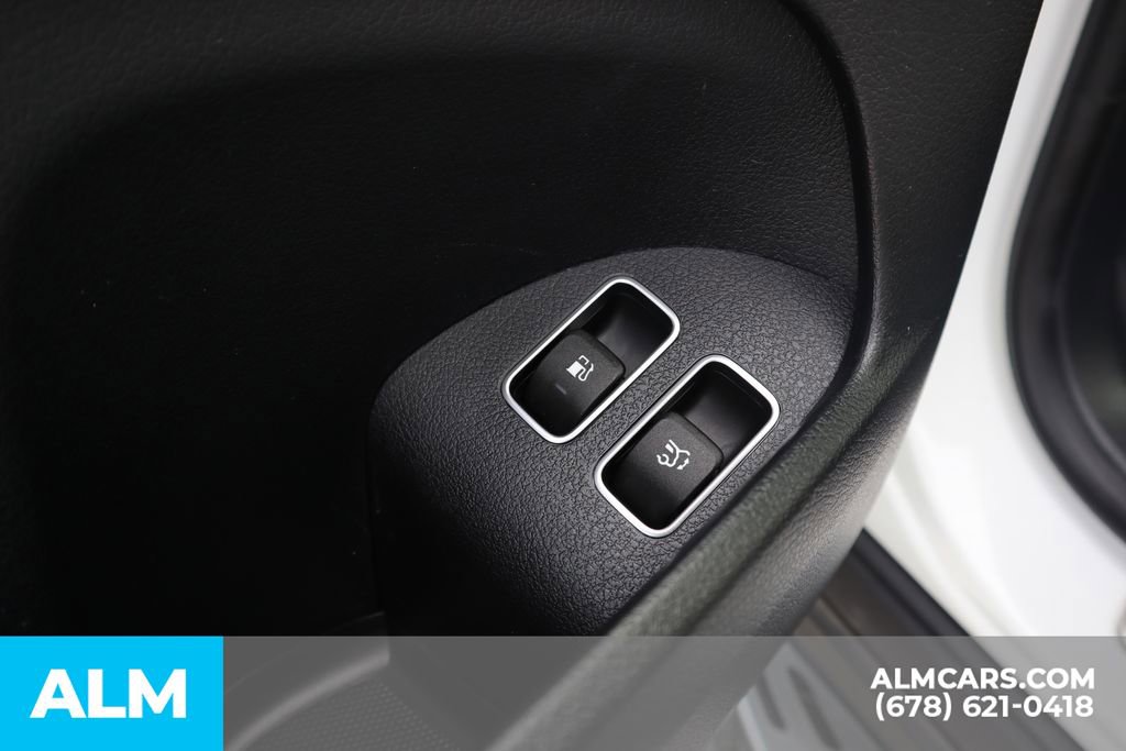 Used 2024 Mercedes-Benz GLE 450e 4MATIC w/ Winter Package image 15