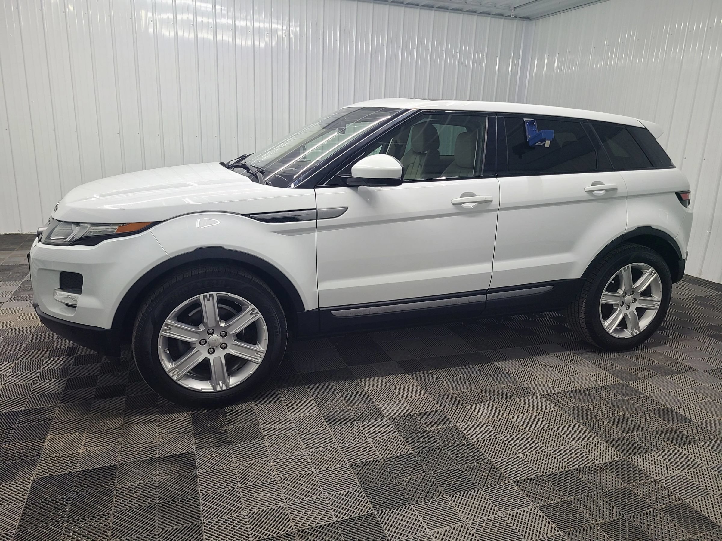 Used 2015 Land Rover Range Rover Evoque Pure Plus AWD/4WD image 8