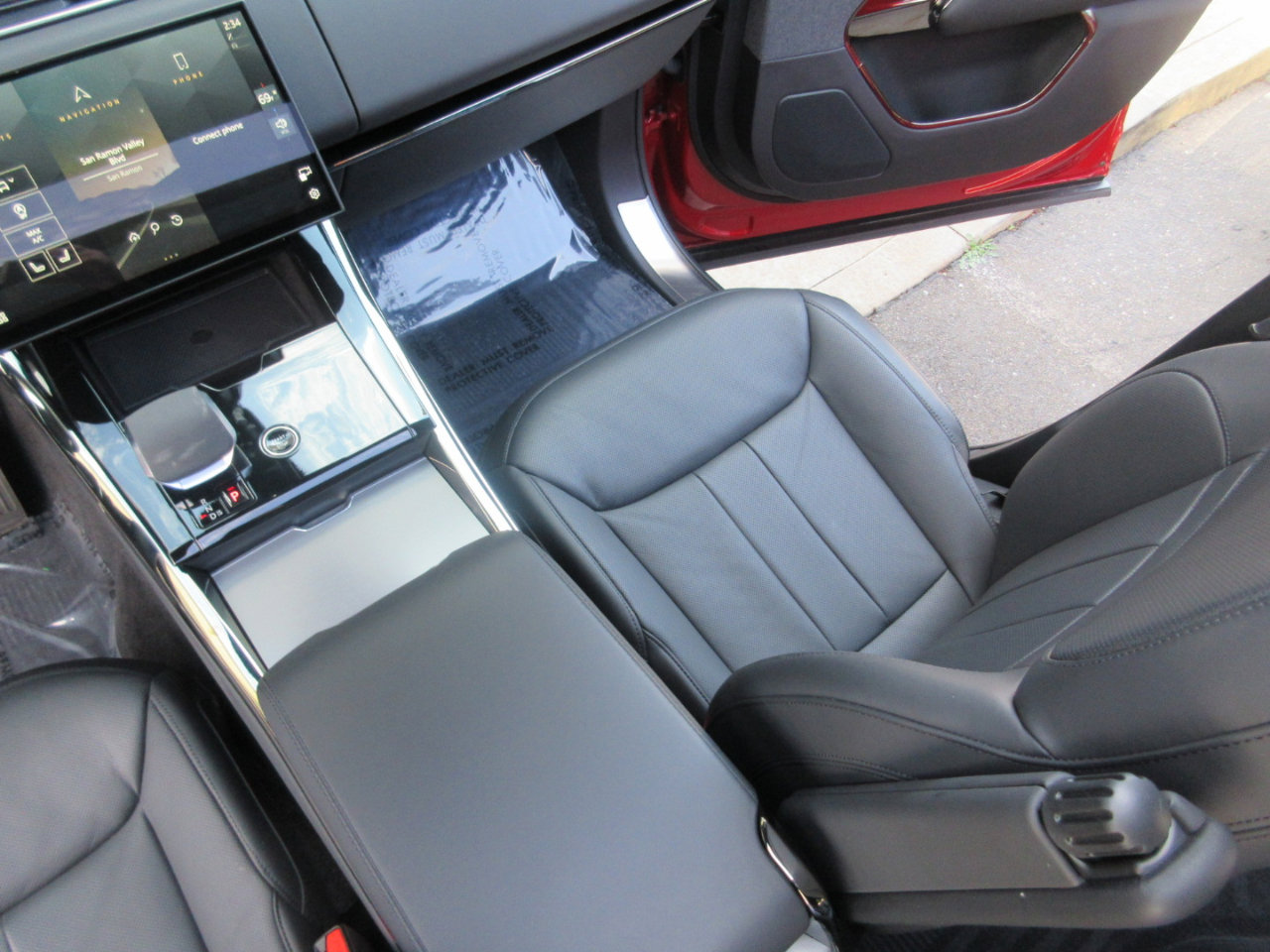 Used 2024 Land Rover Range Rover Sport SE image 19