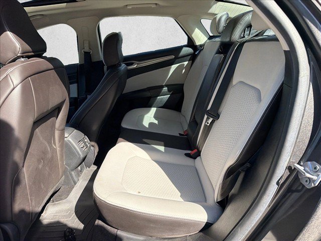 Used 2020 Ford Fusion SE w/ Equipment Group 151A FWD image 22