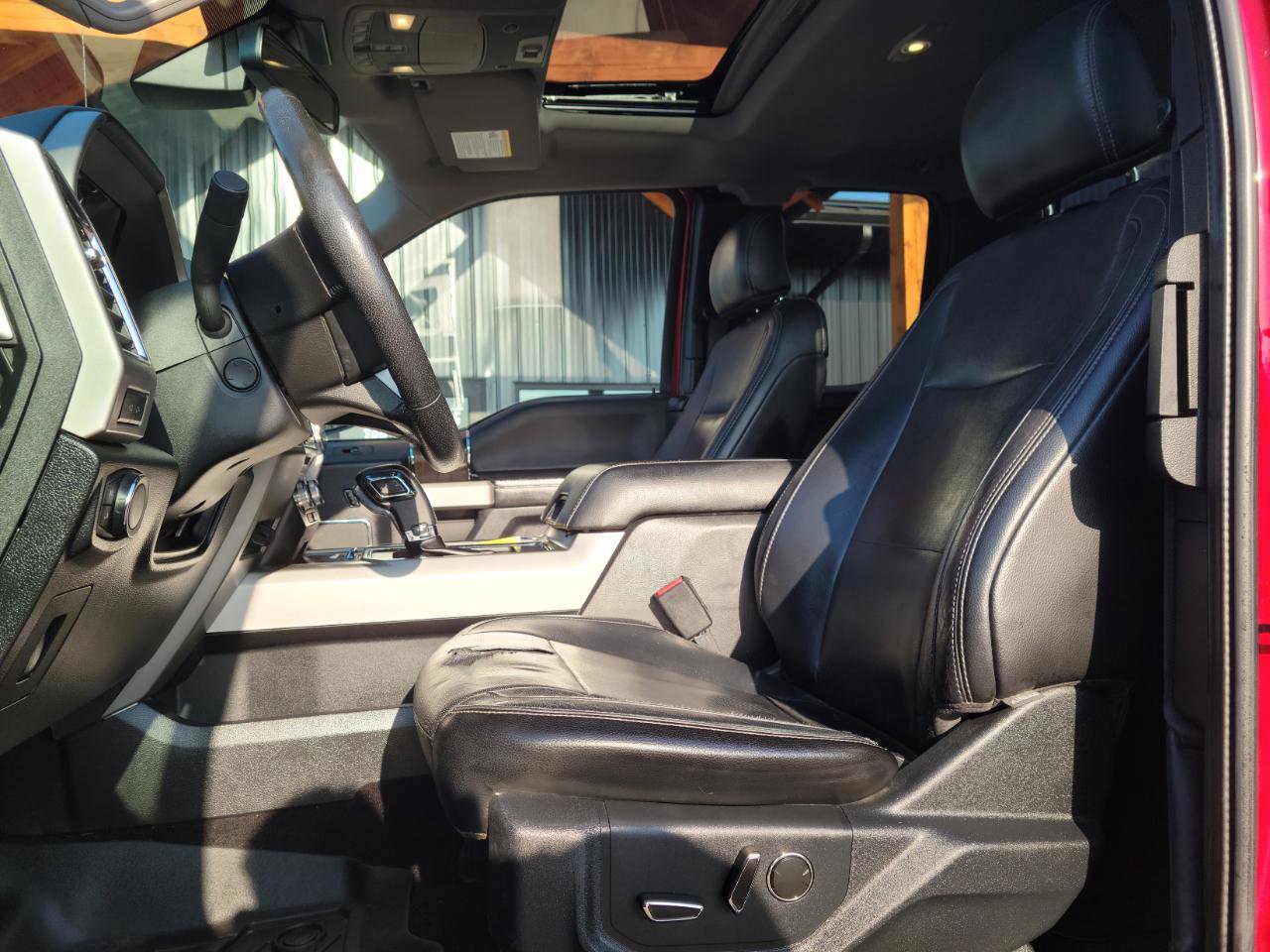 Used 2015 Ford F150 Lariat w/ Equipment Group 502A Luxury AWD/4WD image 14