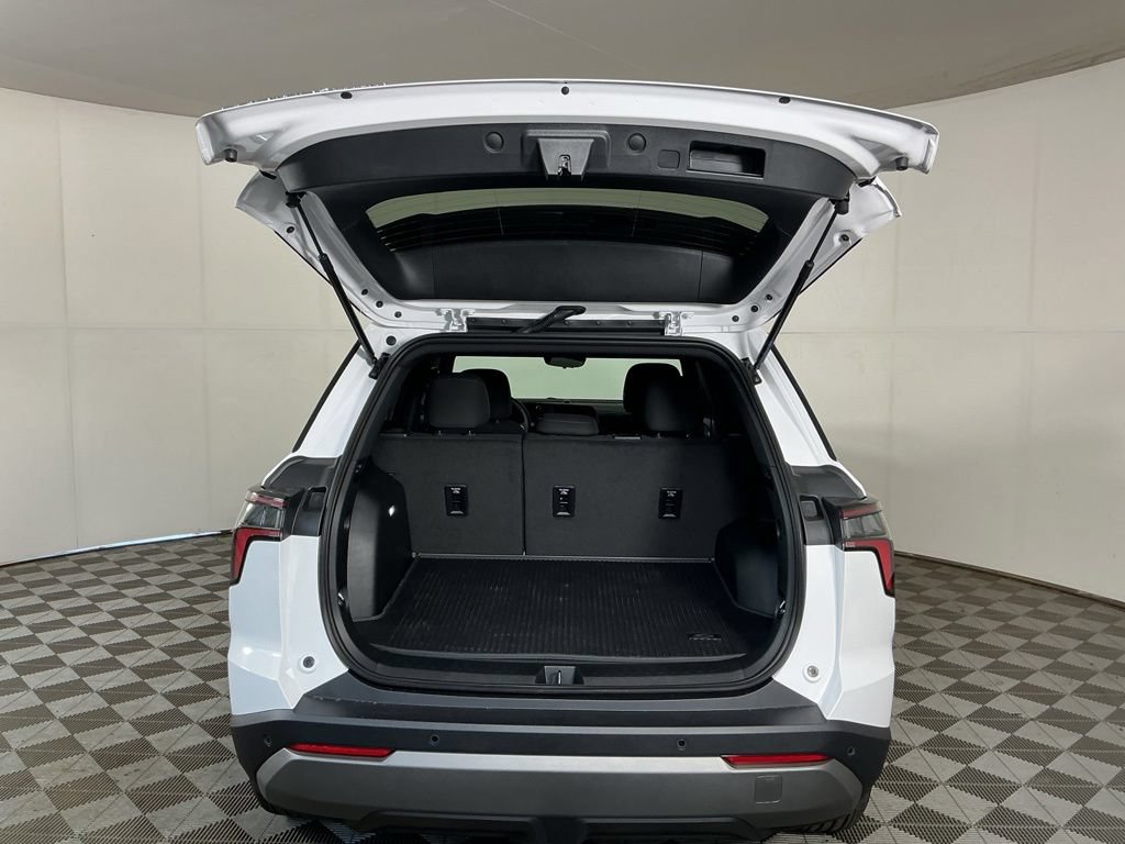 New 2027 Chevrolet Equinox LT w/ Safety and Technology Package AWD/4WD image 8