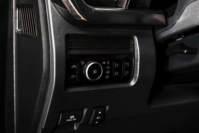 Used 2025 Ford F350 Lariat w/ Black Appearance Package AWD/4WD image 31