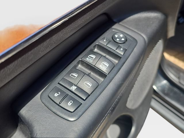 Used 2012 Jeep Grand Cherokee Overland AWD/4WD image 19