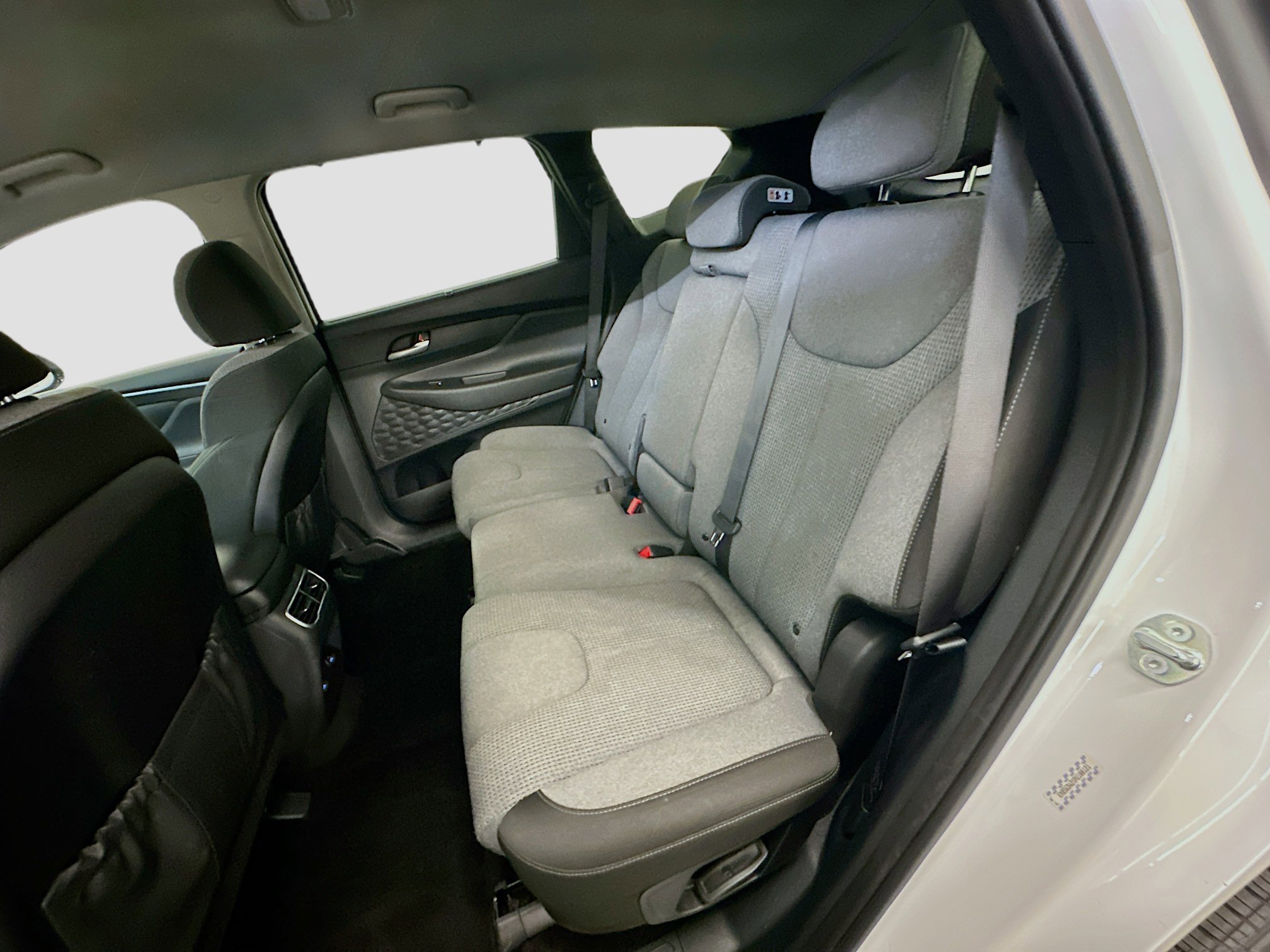 Used 2023 Hyundai Santa Fe SEL Convenience image 29