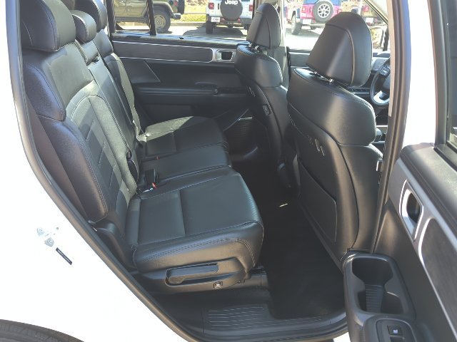 Used 2025 Hyundai Santa Fe Limited AWD/4WD image 21