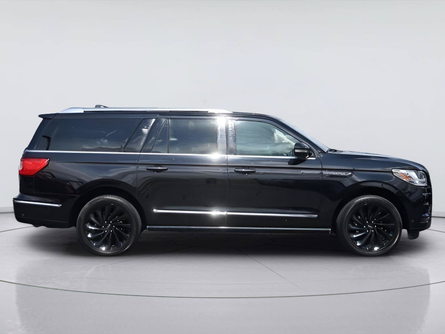 Used 2020 Lincoln Navigator L Reserve w/ Equipment Group 208A Reserve AWD/4WD image 5